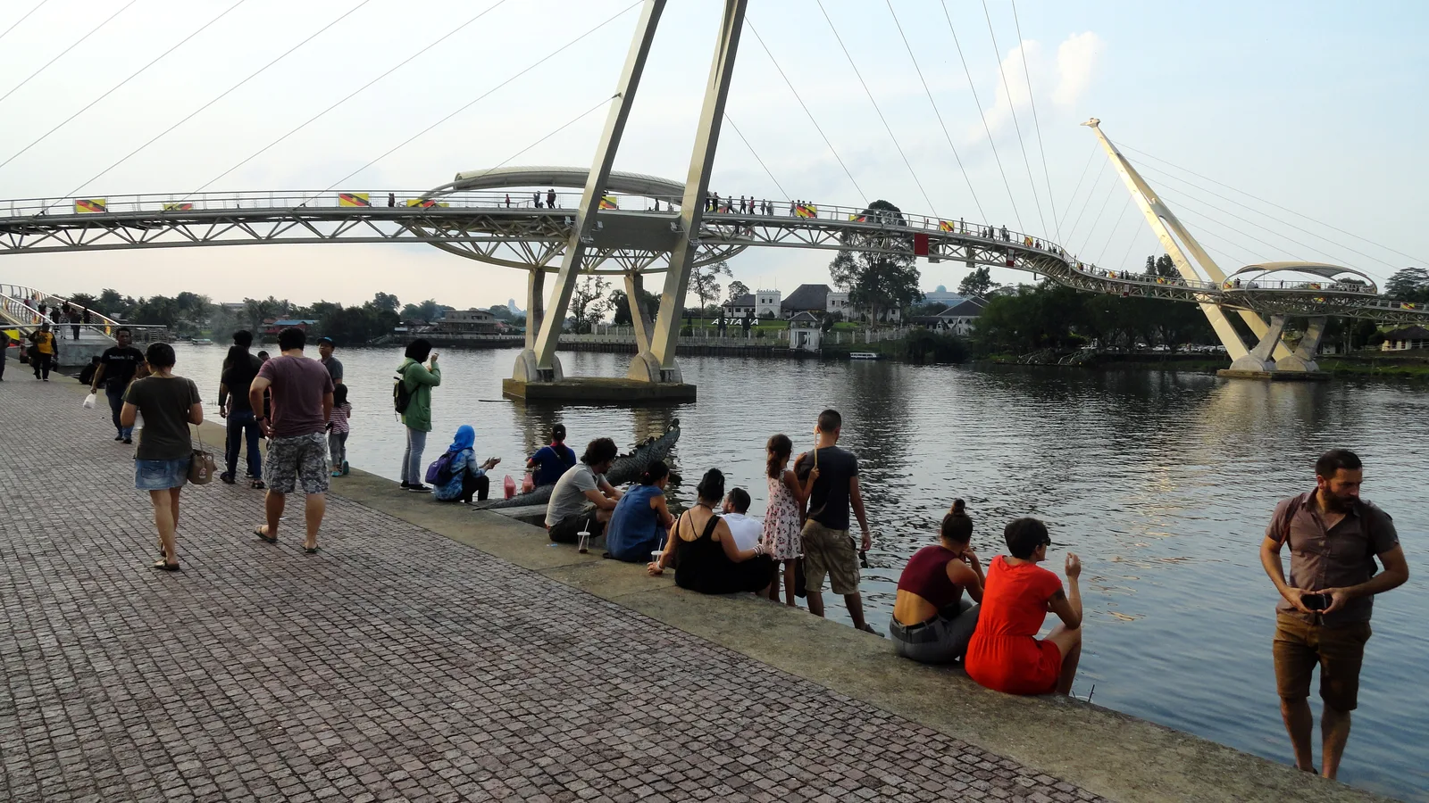 Darul Hana Bridge über dem Sarawak River